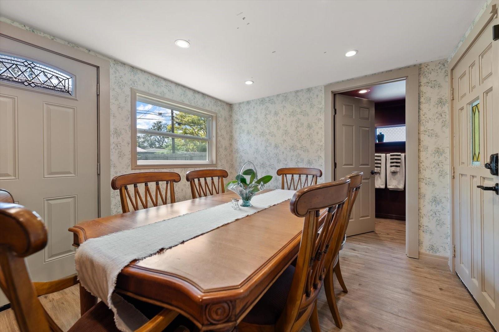1907 LAKEWOOD DR — photo 16