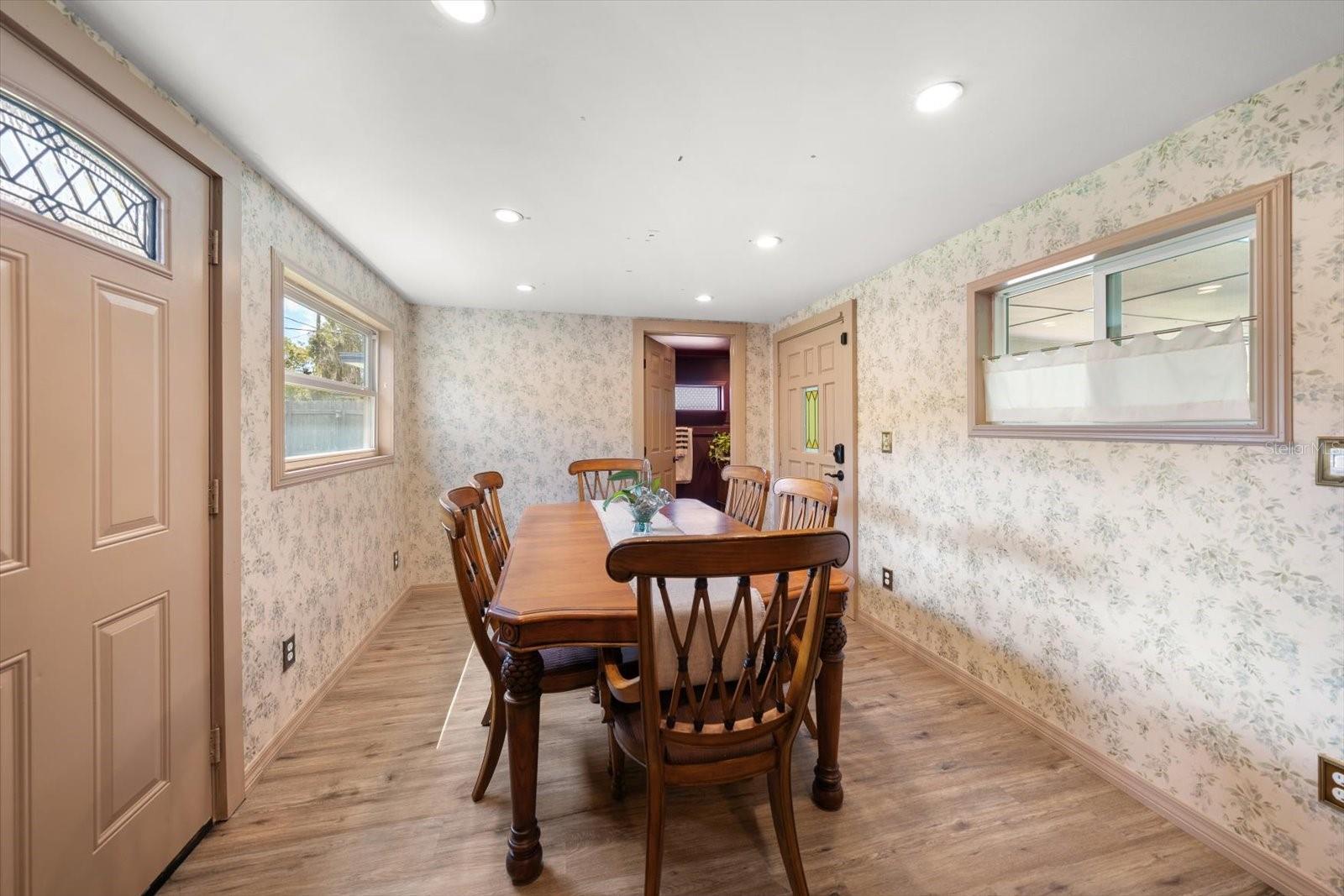 1907 LAKEWOOD DR — photo 15