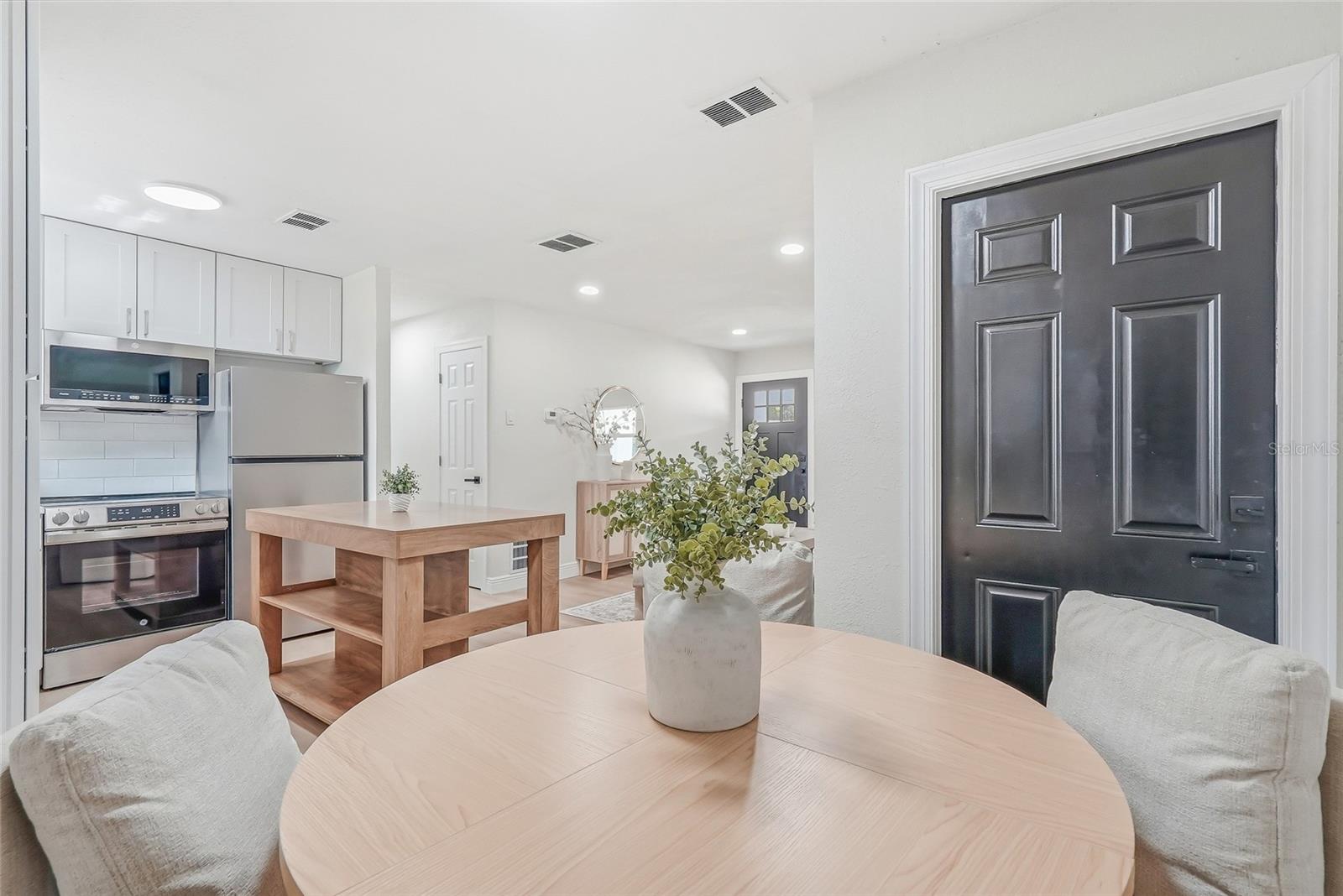 7919 CROTON AVE — photo 15