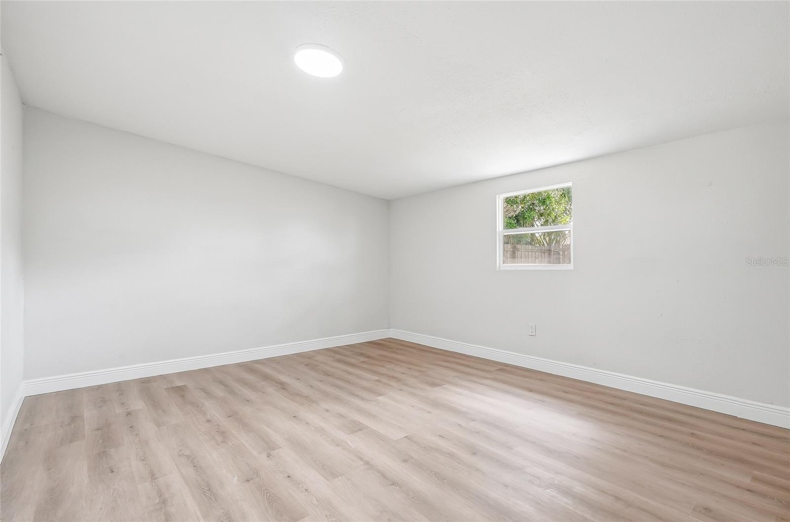 7919 CROTON AVE — photo 16
