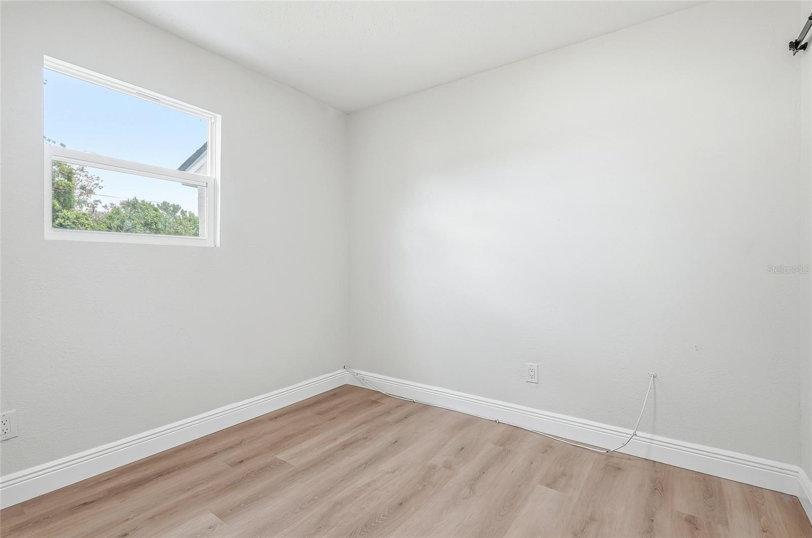 7919 CROTON AVE — photo 25