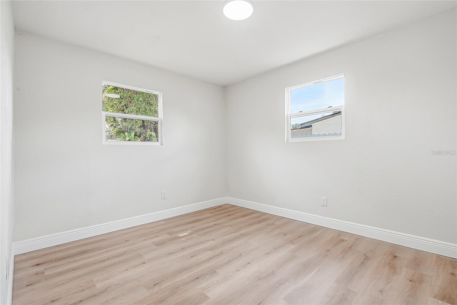 7919 CROTON AVE — photo 21
