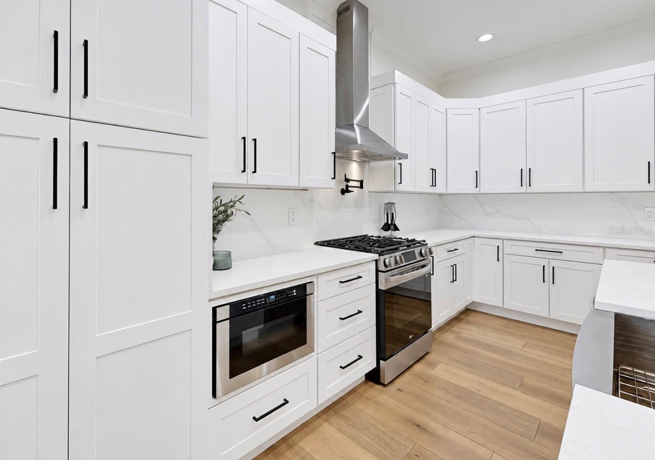 526 ESTUARY SHORE LN — photo 37