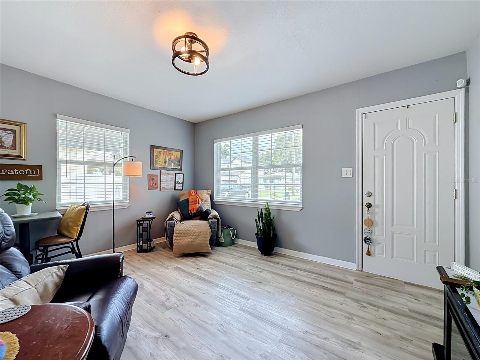 1506 W NASSAU ST — photo 8