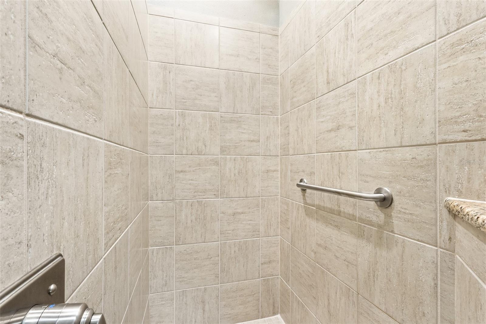 5006 TOBERMORY WAY — photo 43