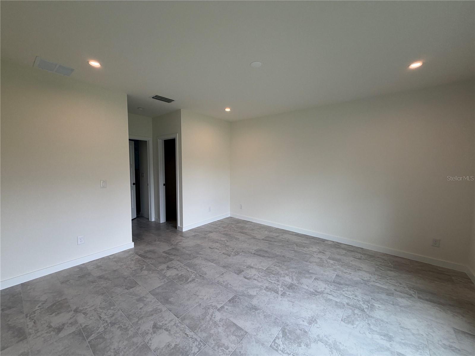 4470 JASLO AVE — photo 10