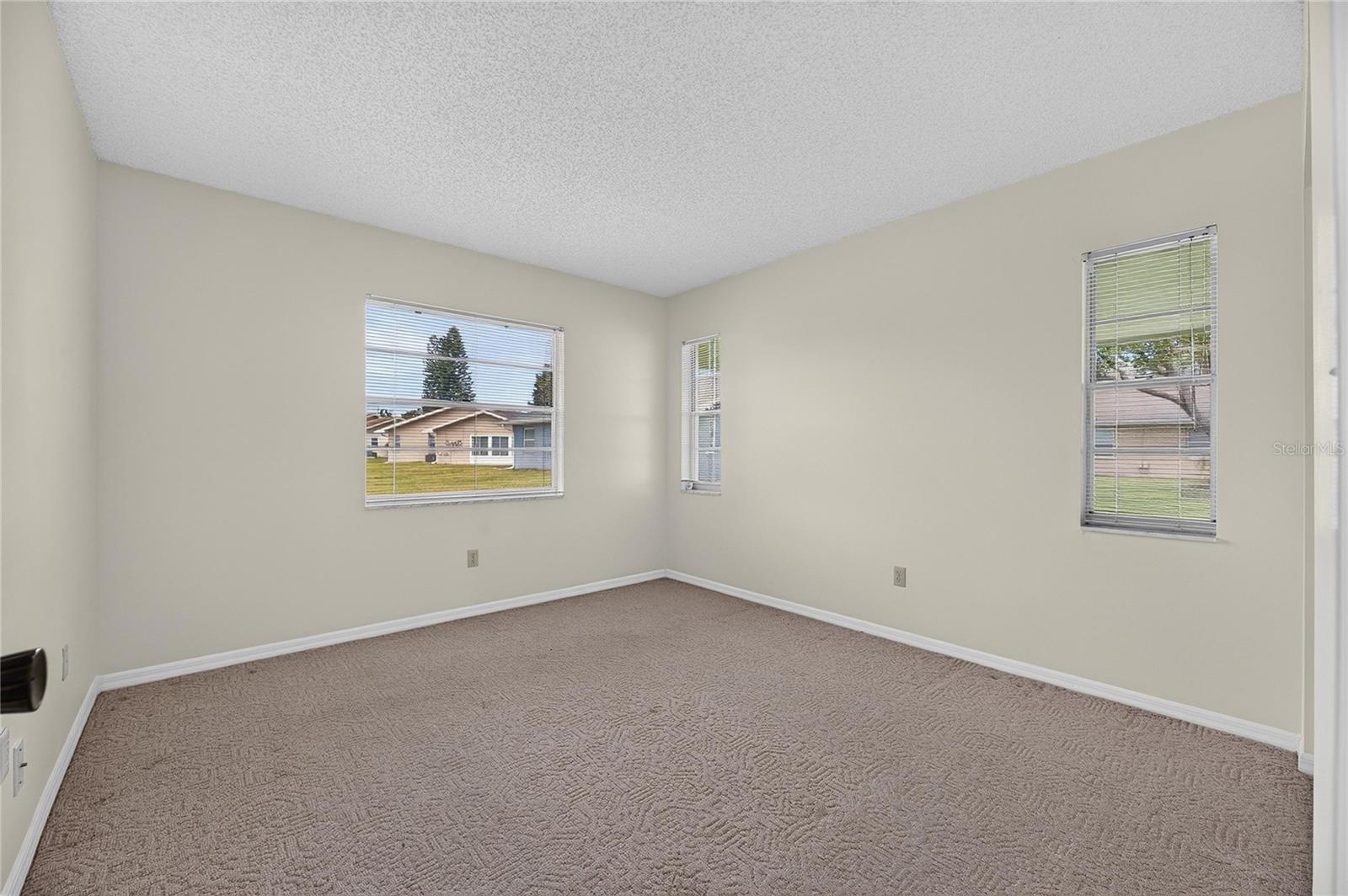 1904 CANTERBURY LN #18 — photo 21