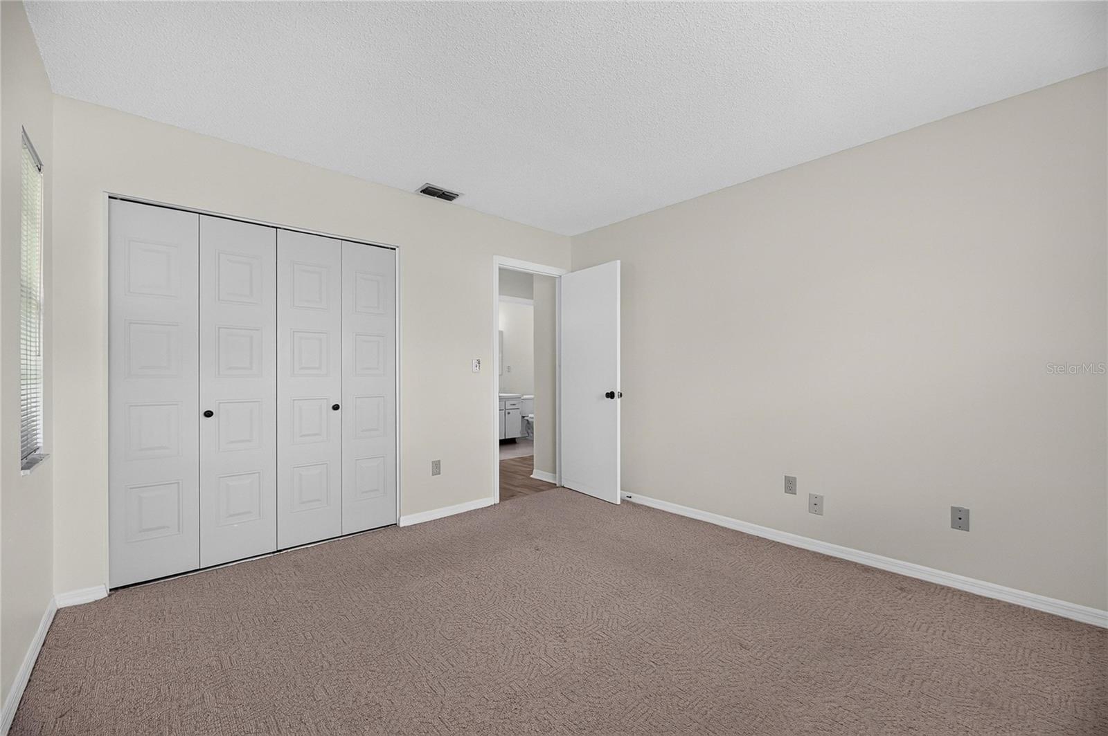 1904 CANTERBURY LN #18 — photo 19