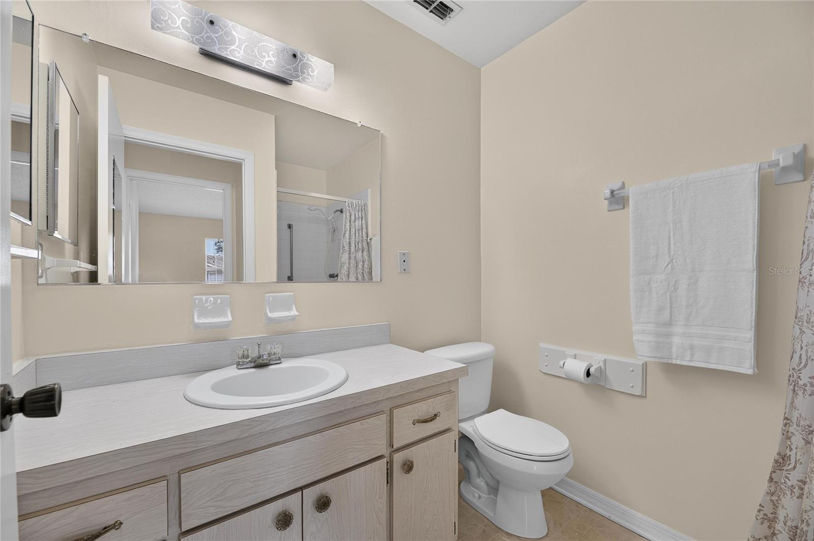 1904 CANTERBURY LN #18 — photo 25