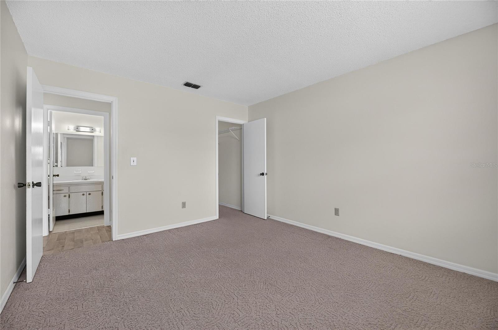 1904 CANTERBURY LN #18 — photo 29