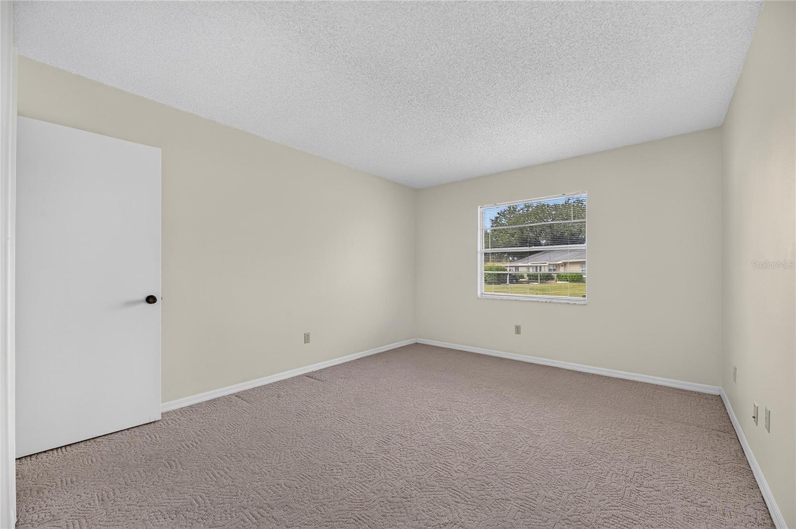 1904 CANTERBURY LN #18 — photo 30