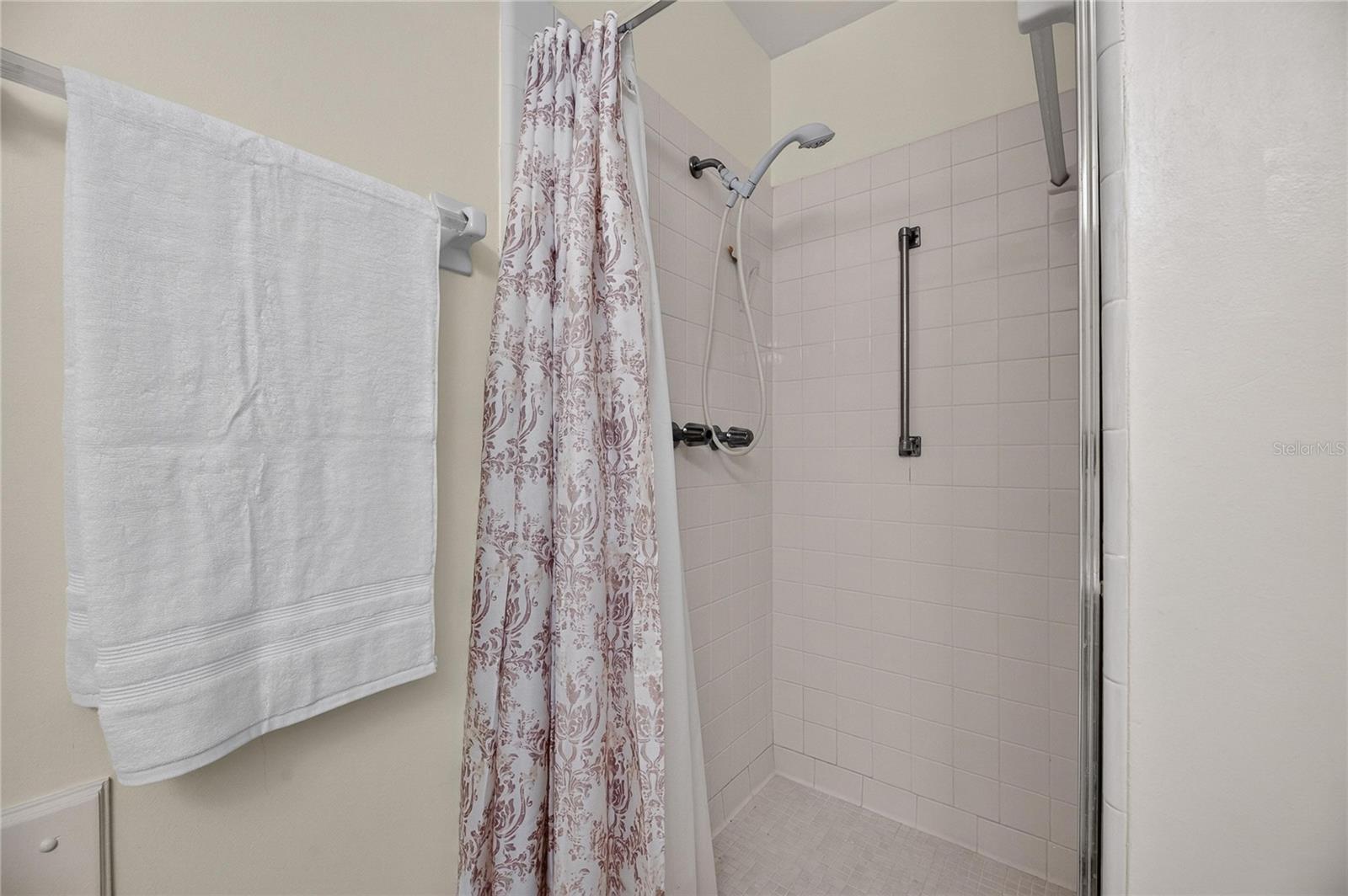 1904 CANTERBURY LN #18 — photo 26