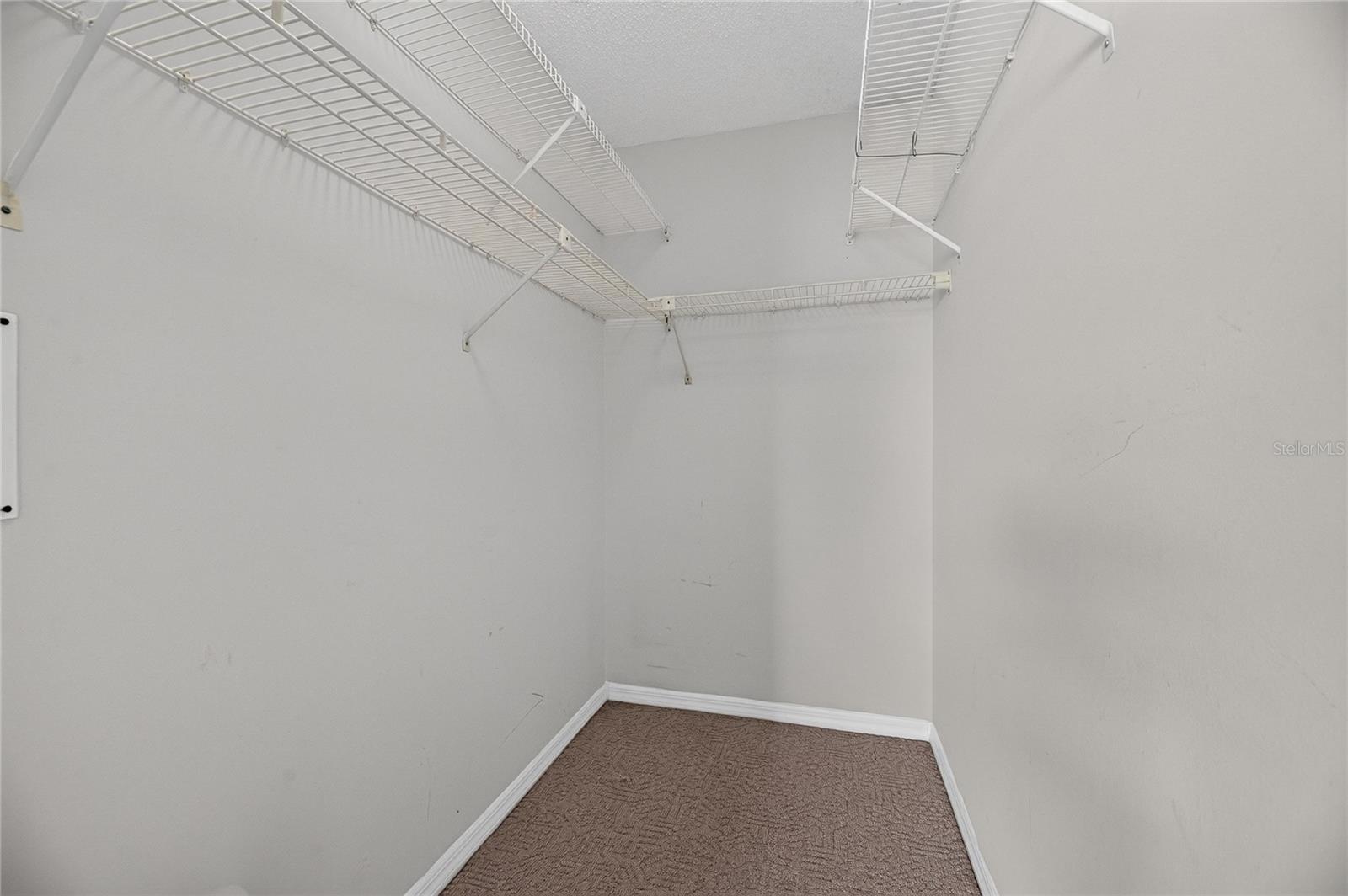 1904 CANTERBURY LN #18 — photo 28