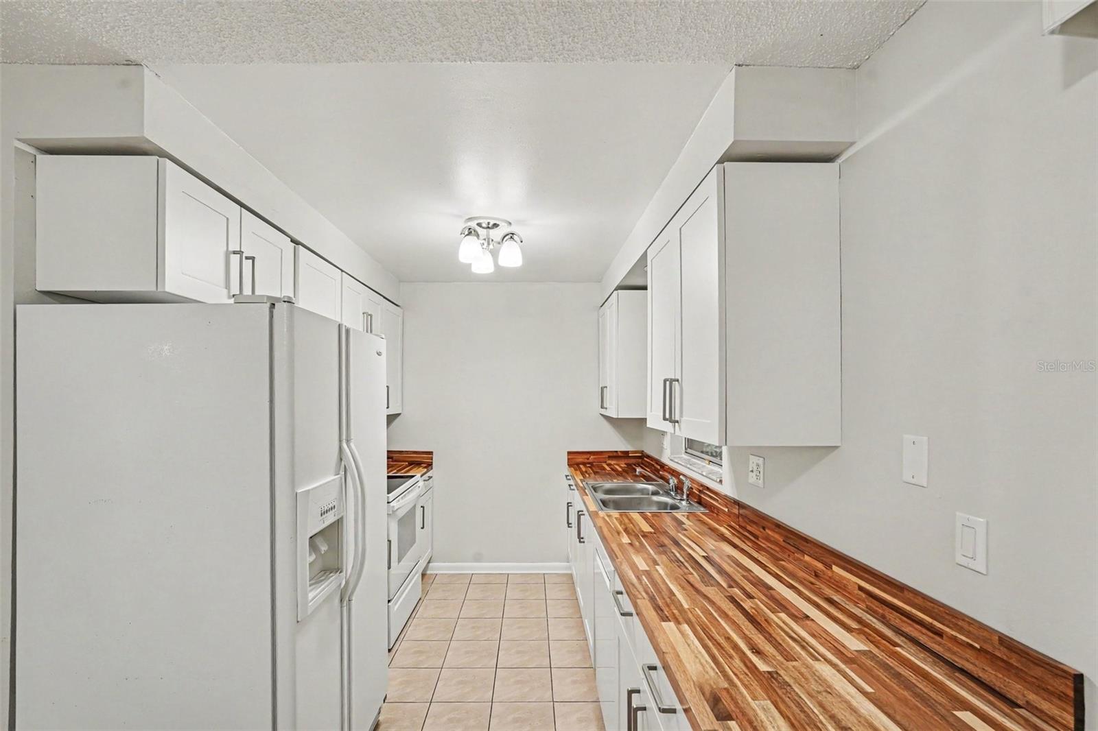 1122 ESTATEWOOD DR — photo 10