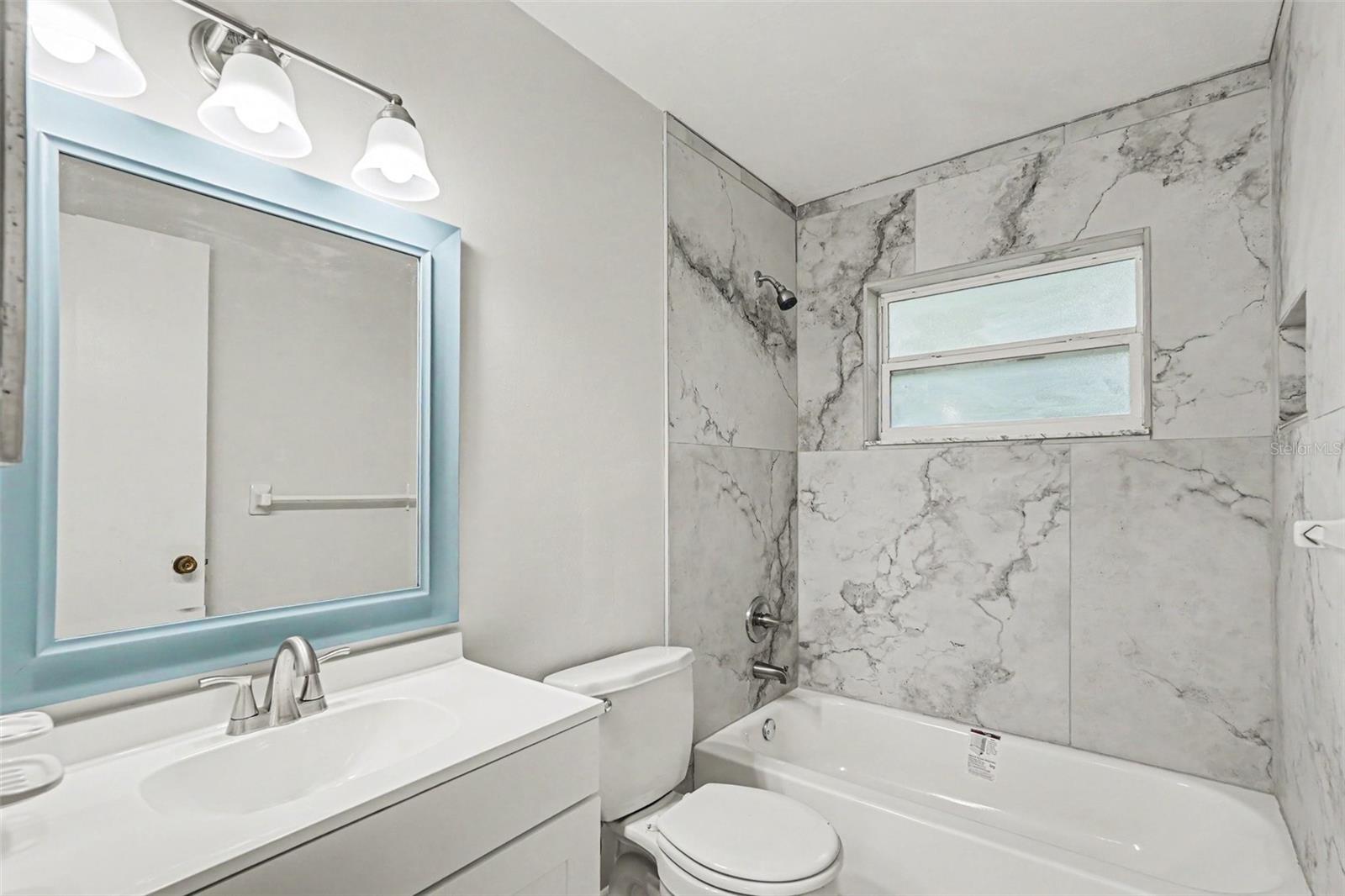 1122 ESTATEWOOD DR — photo 16