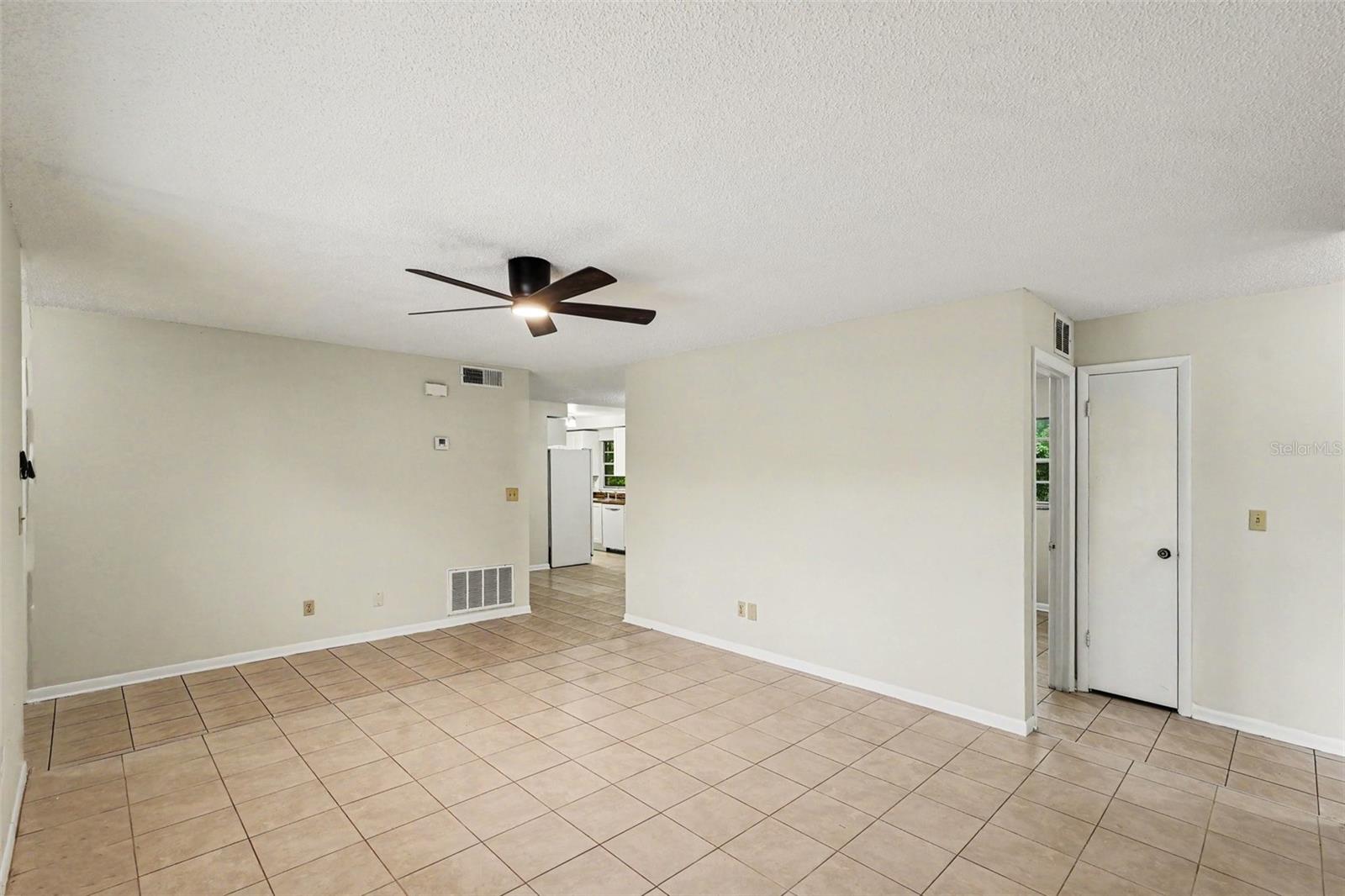 1122 ESTATEWOOD DR — photo 5
