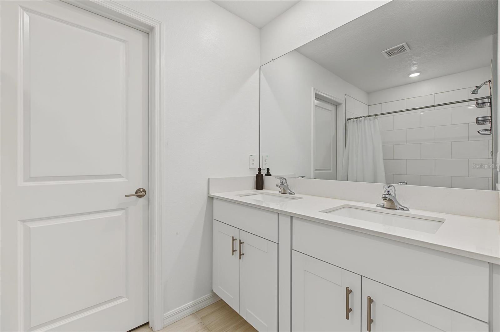 11621 RADIANT SHORE LOOP — photo 36