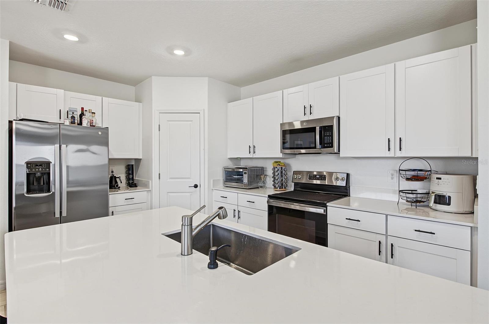 11621 RADIANT SHORE LOOP — photo 19