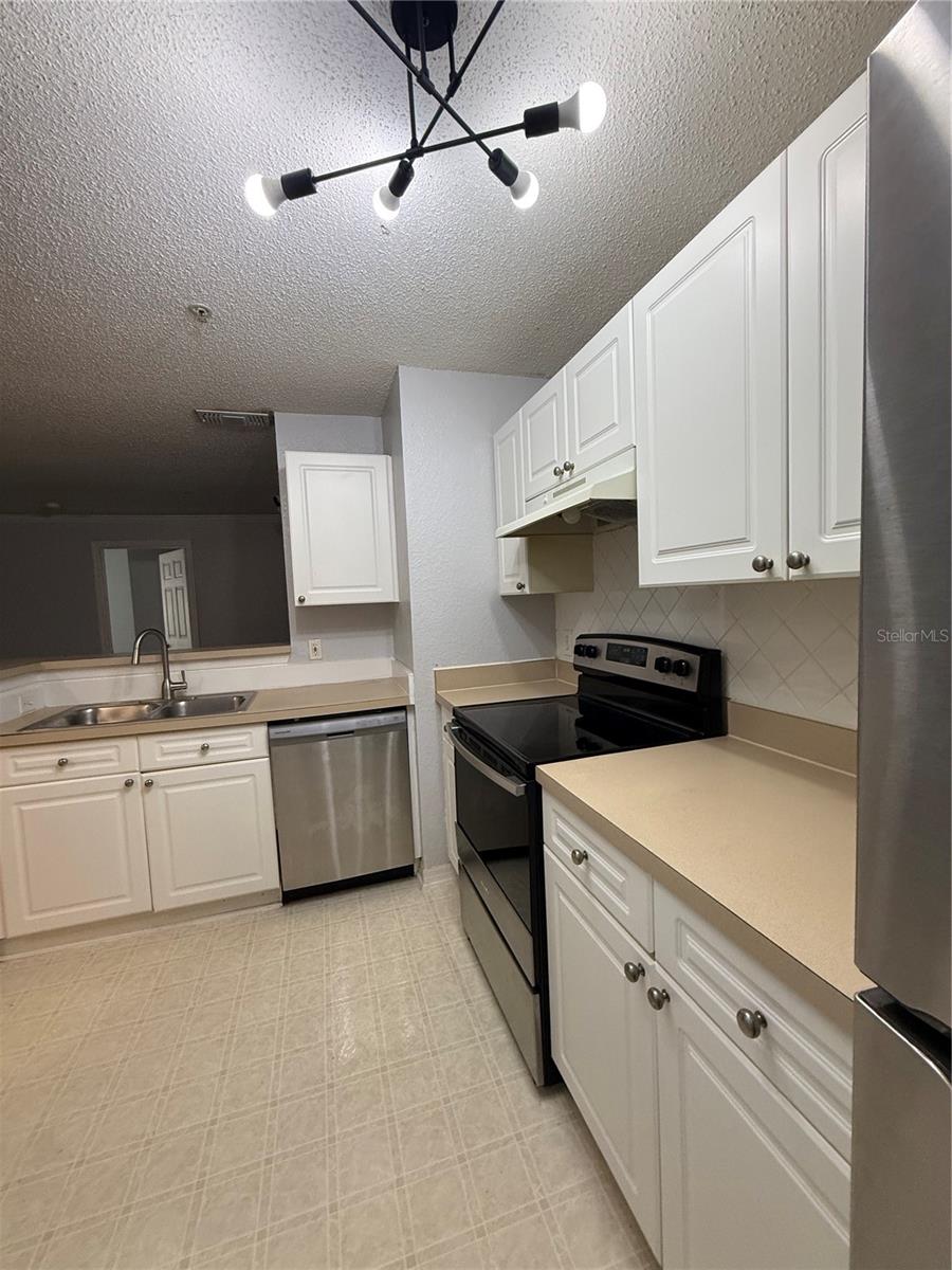 18001 RICHMOND PLACE DR #1236 — photo 8