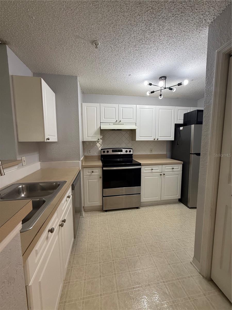 18001 RICHMOND PLACE DR #1236 — photo 7