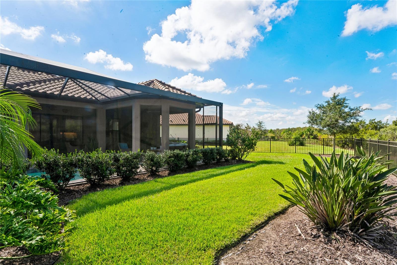 10813 CALLUNA DR — photo 48