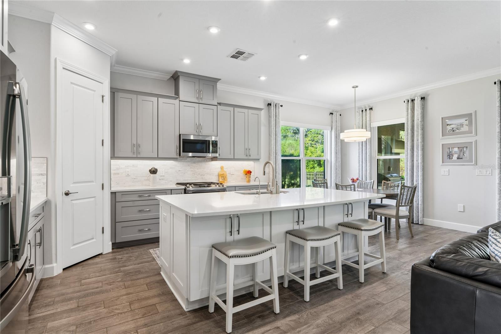 10813 CALLUNA DR — photo 32