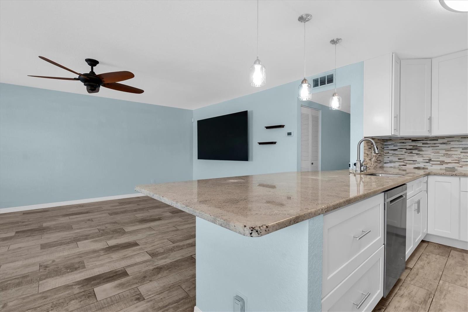8039 GARDEN DR #209 — photo 11