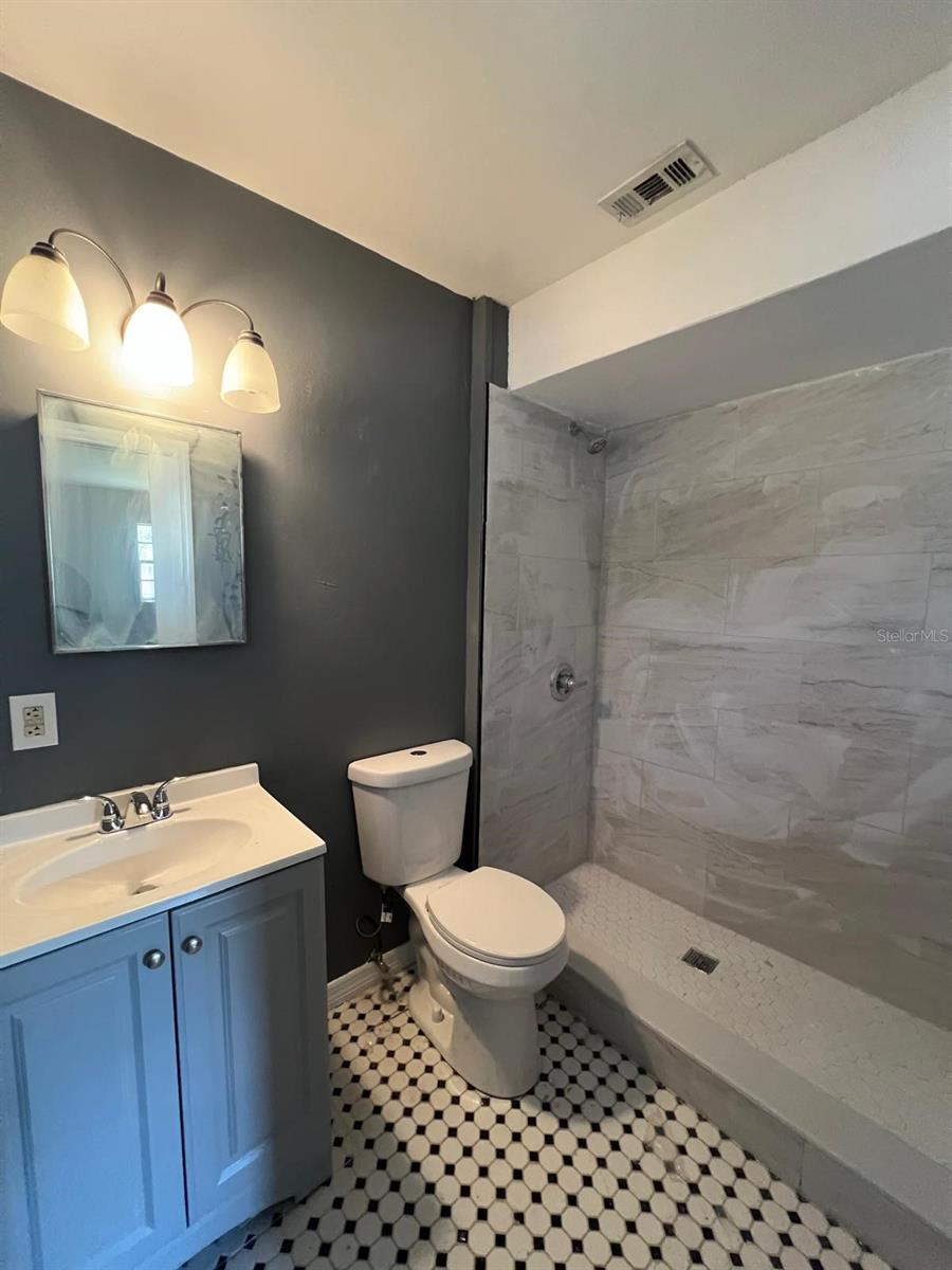 300 83RD AVE NE — photo 6