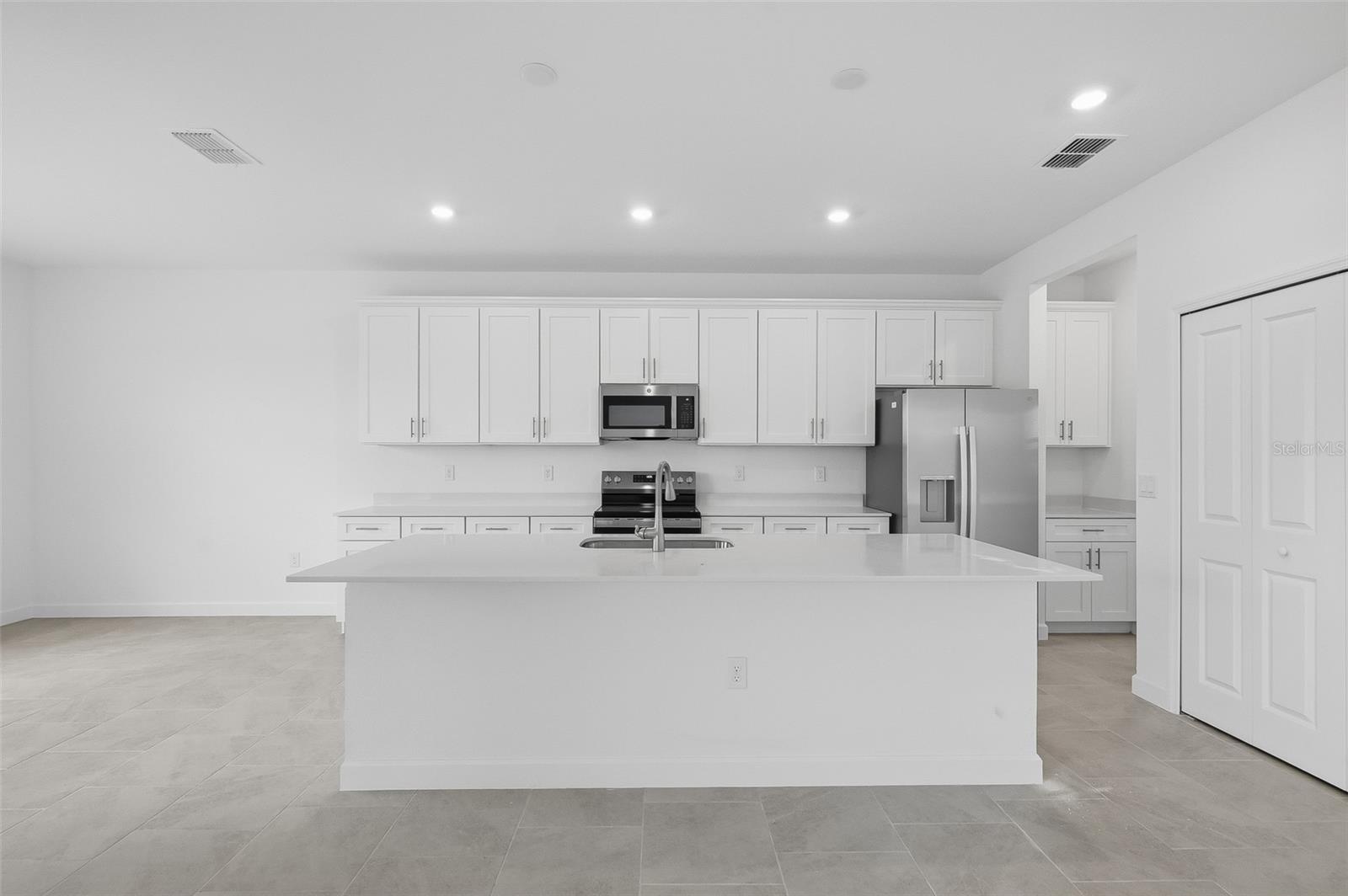 3027 PINEBERRY XING — photo 2