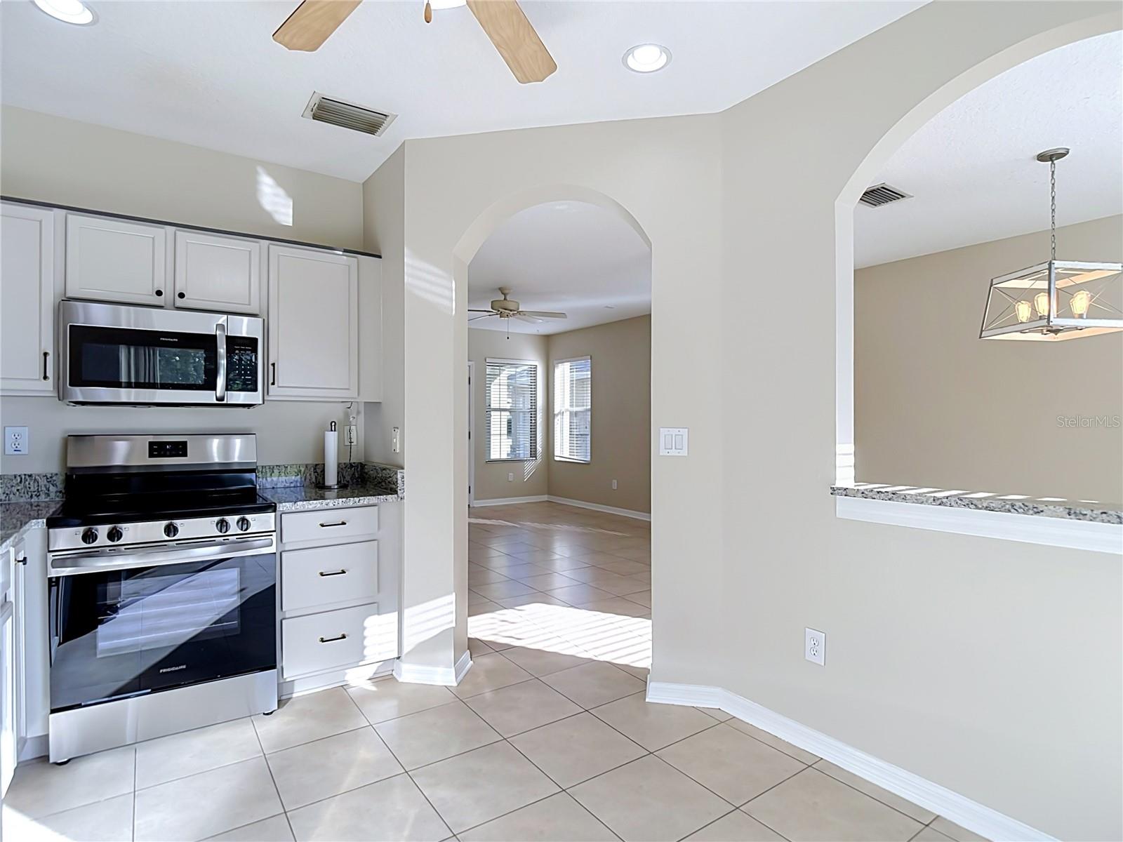 10016 PERTHSHIRE CIR — photo 17