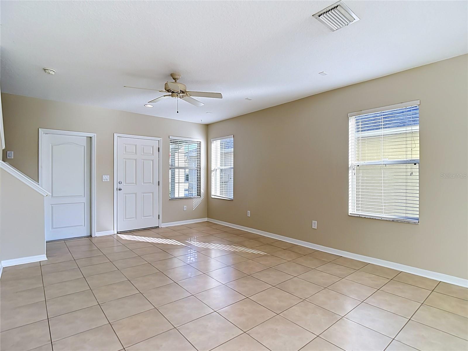 10016 PERTHSHIRE CIR — photo 10