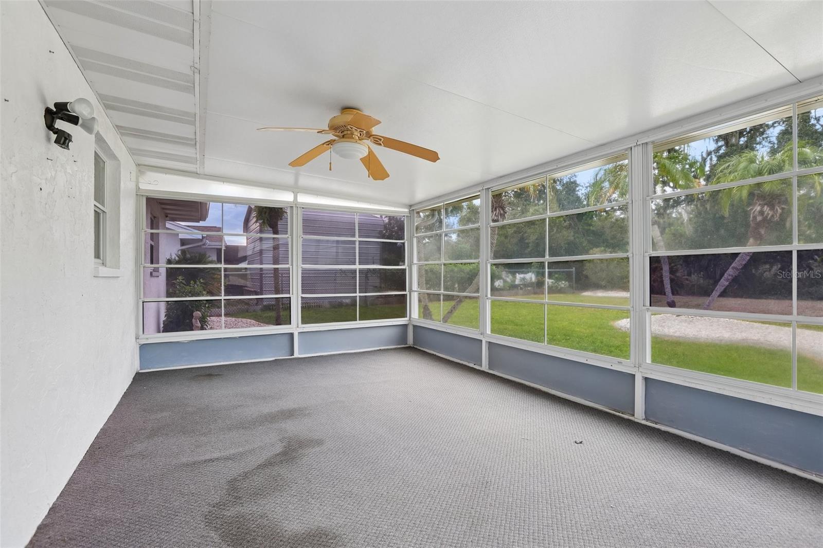 1722 W DEL WEBB BLVD — photo 34