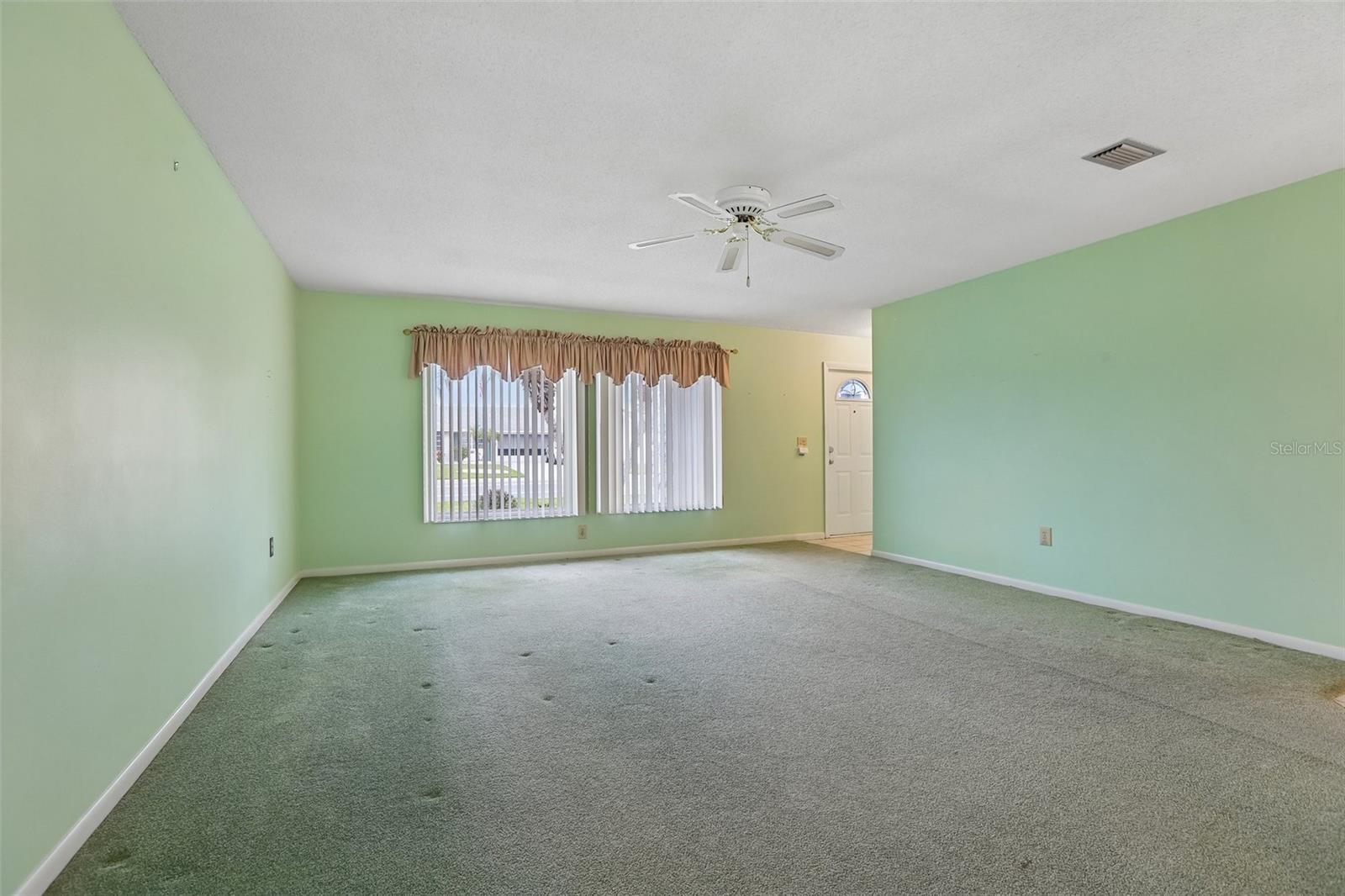 1722 W DEL WEBB BLVD — photo 4