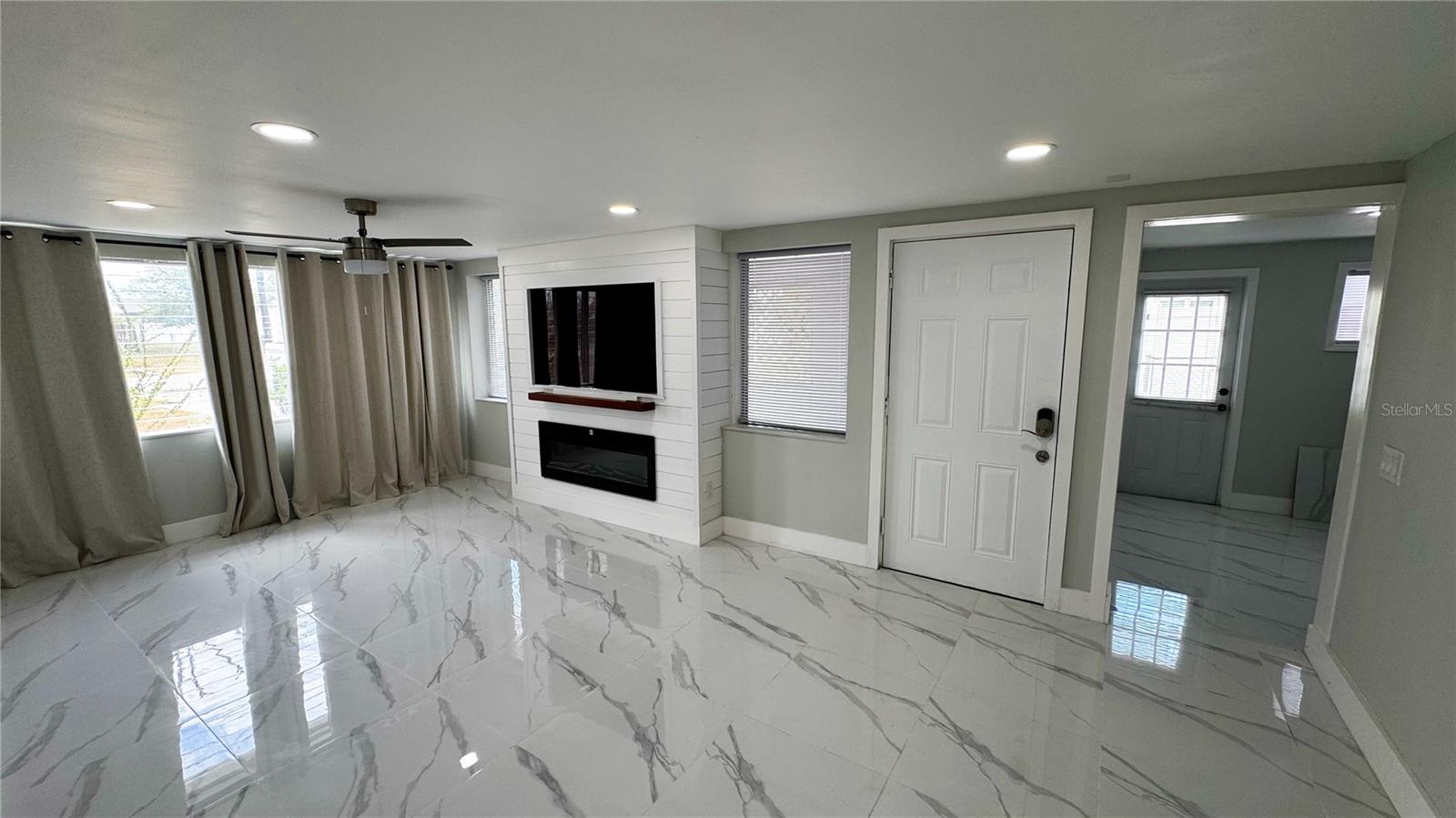 130 VIRGINIA CT — photo 24