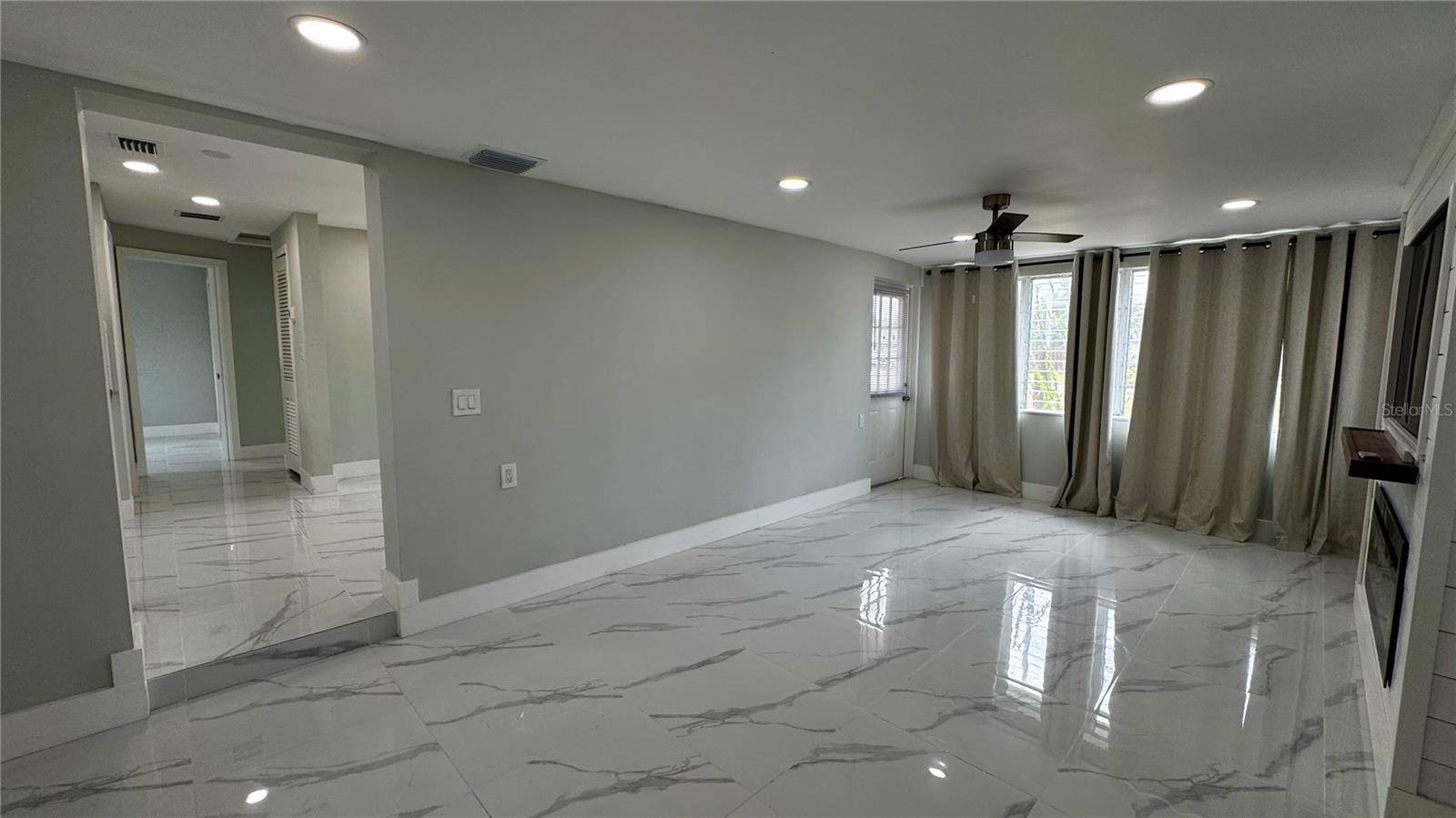 130 VIRGINIA CT — photo 27