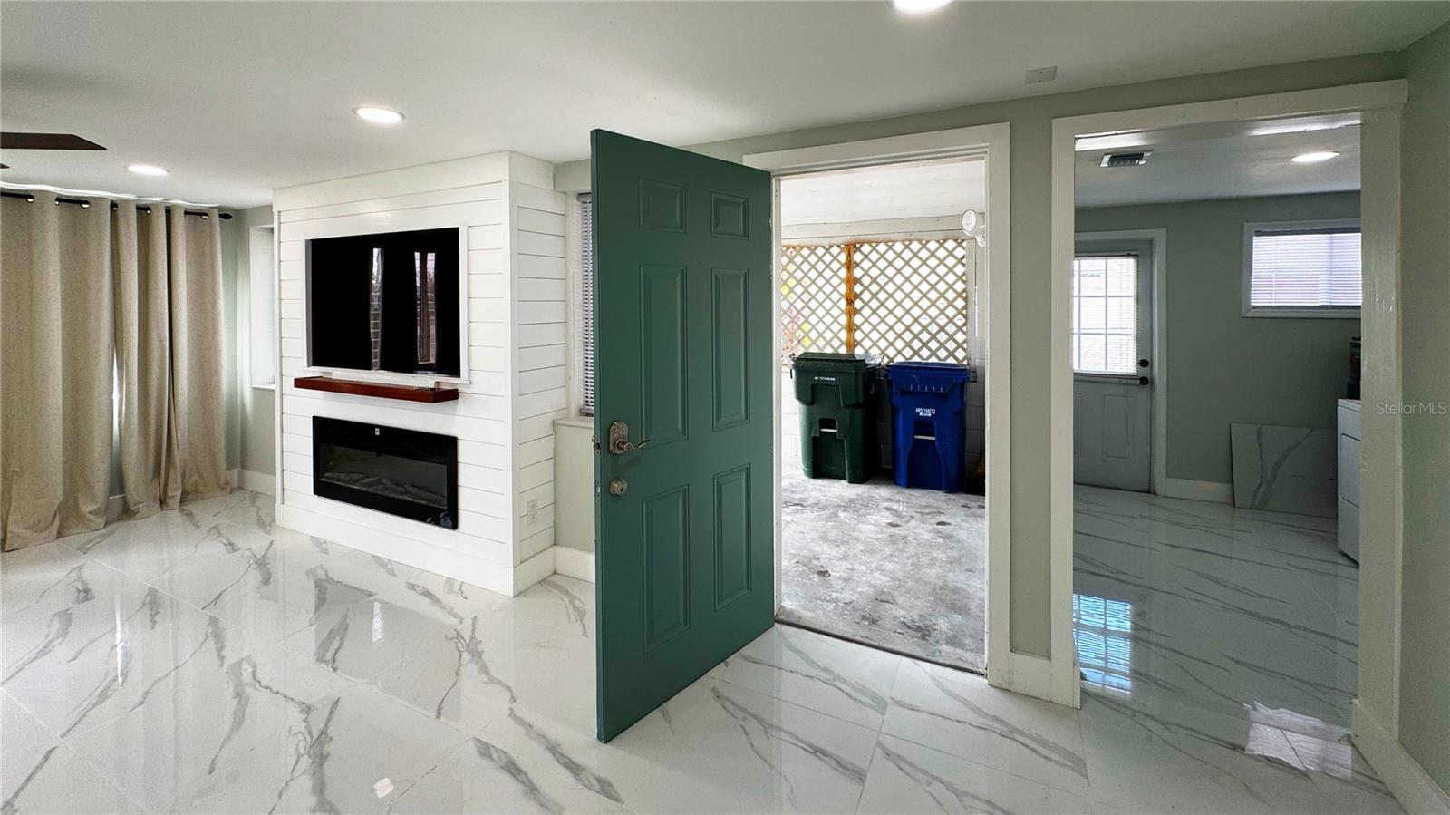 130 VIRGINIA CT — photo 42
