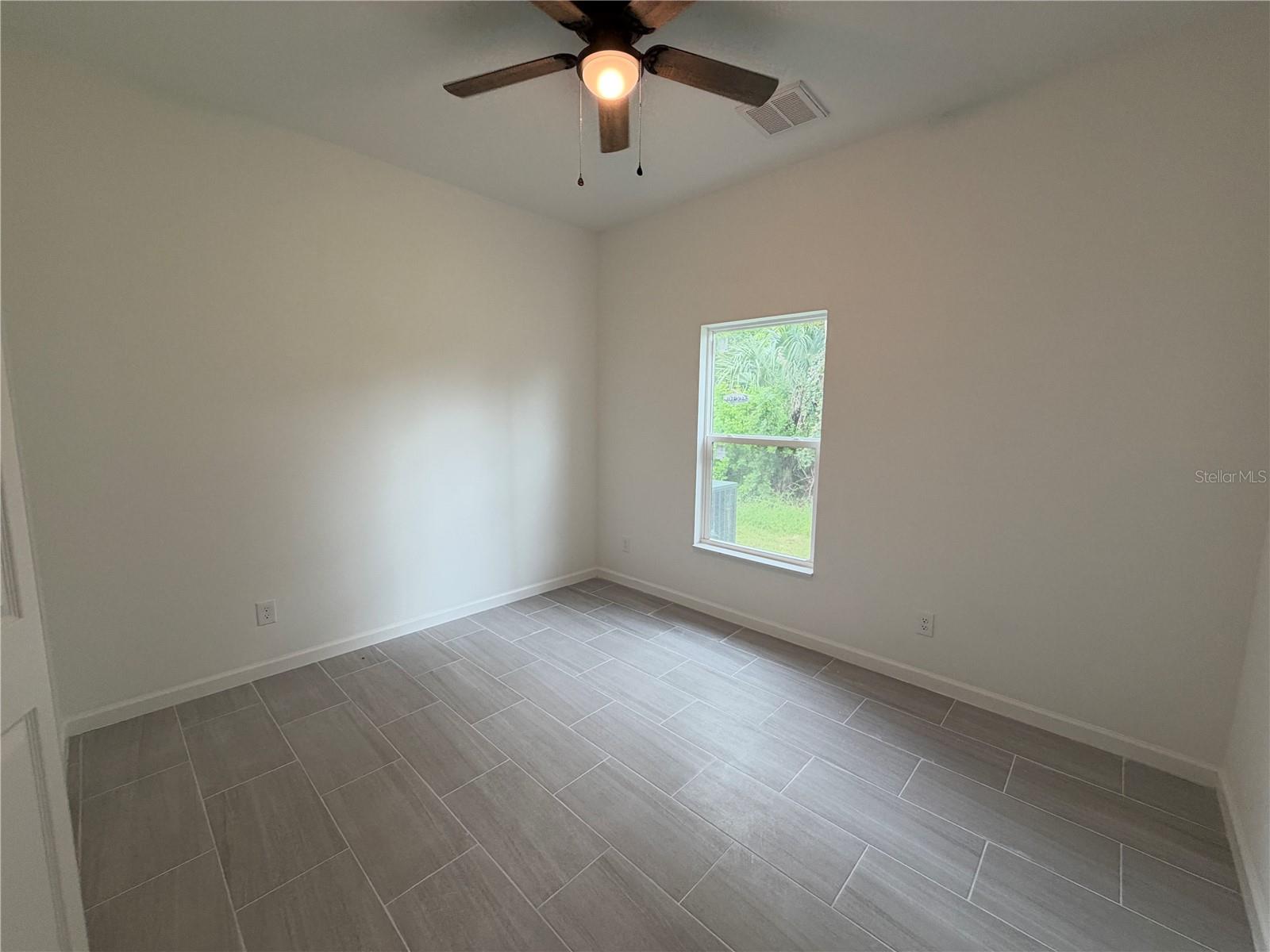 3046 JEANNIN DR — photo 16