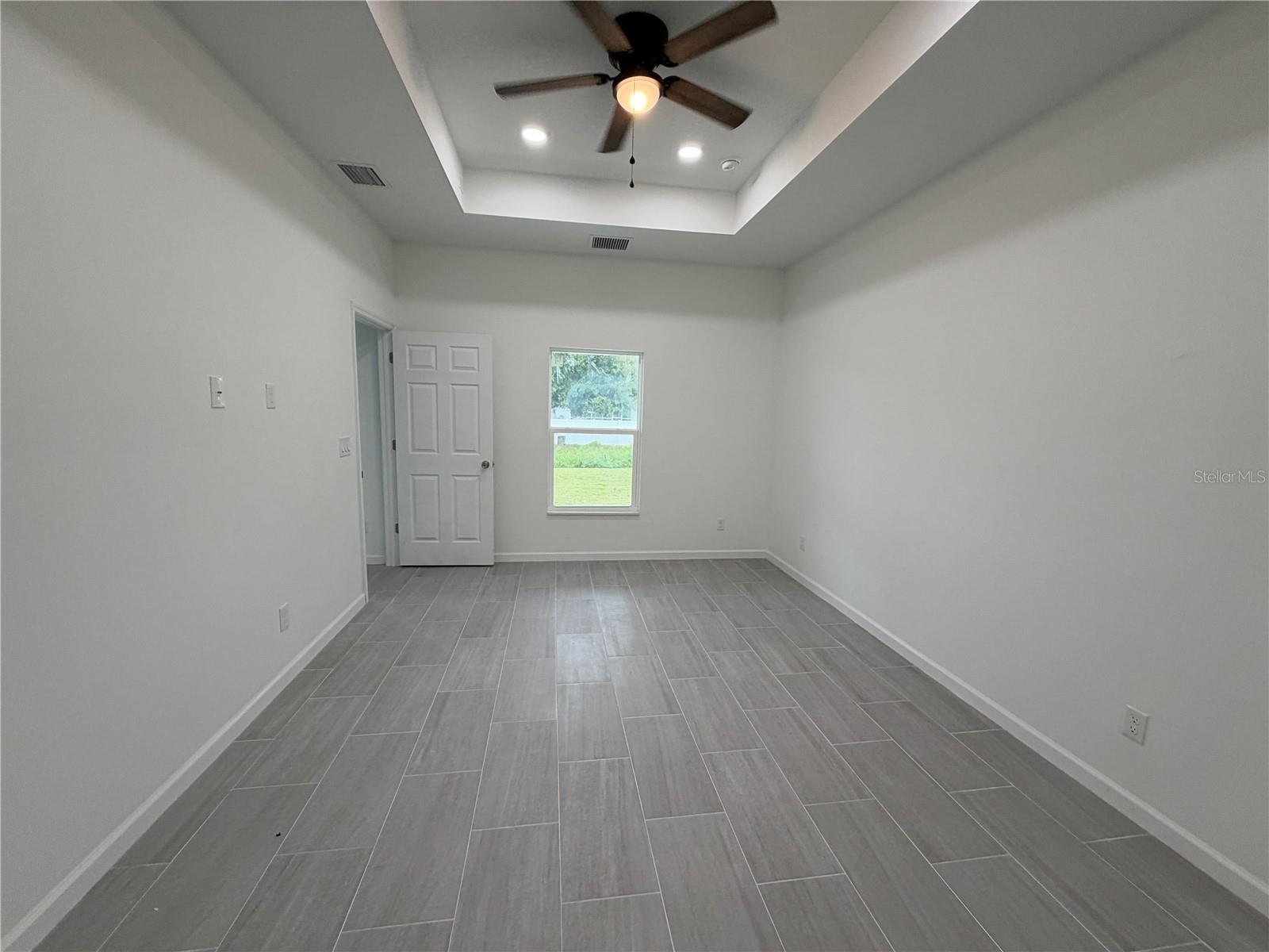 3046 JEANNIN DR — photo 10
