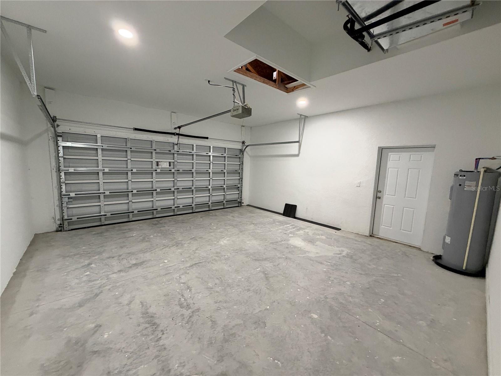 3046 JEANNIN DR — photo 18