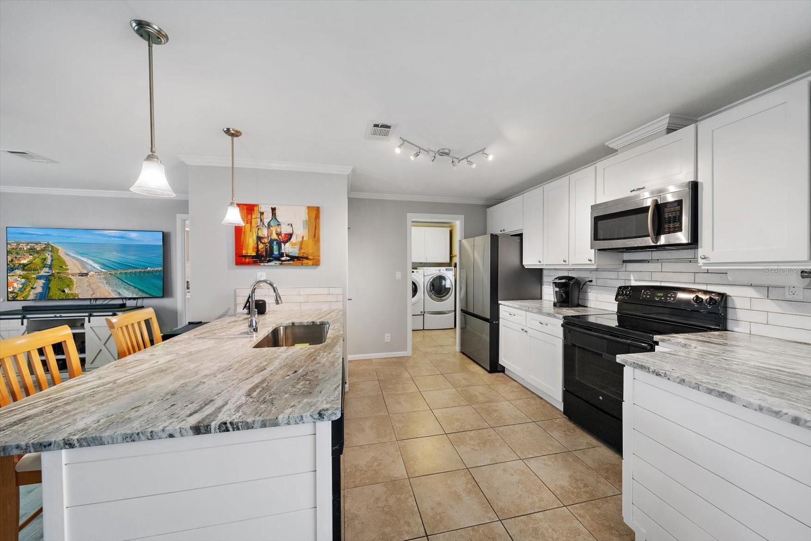 298 BAHAMA DR — photo 10