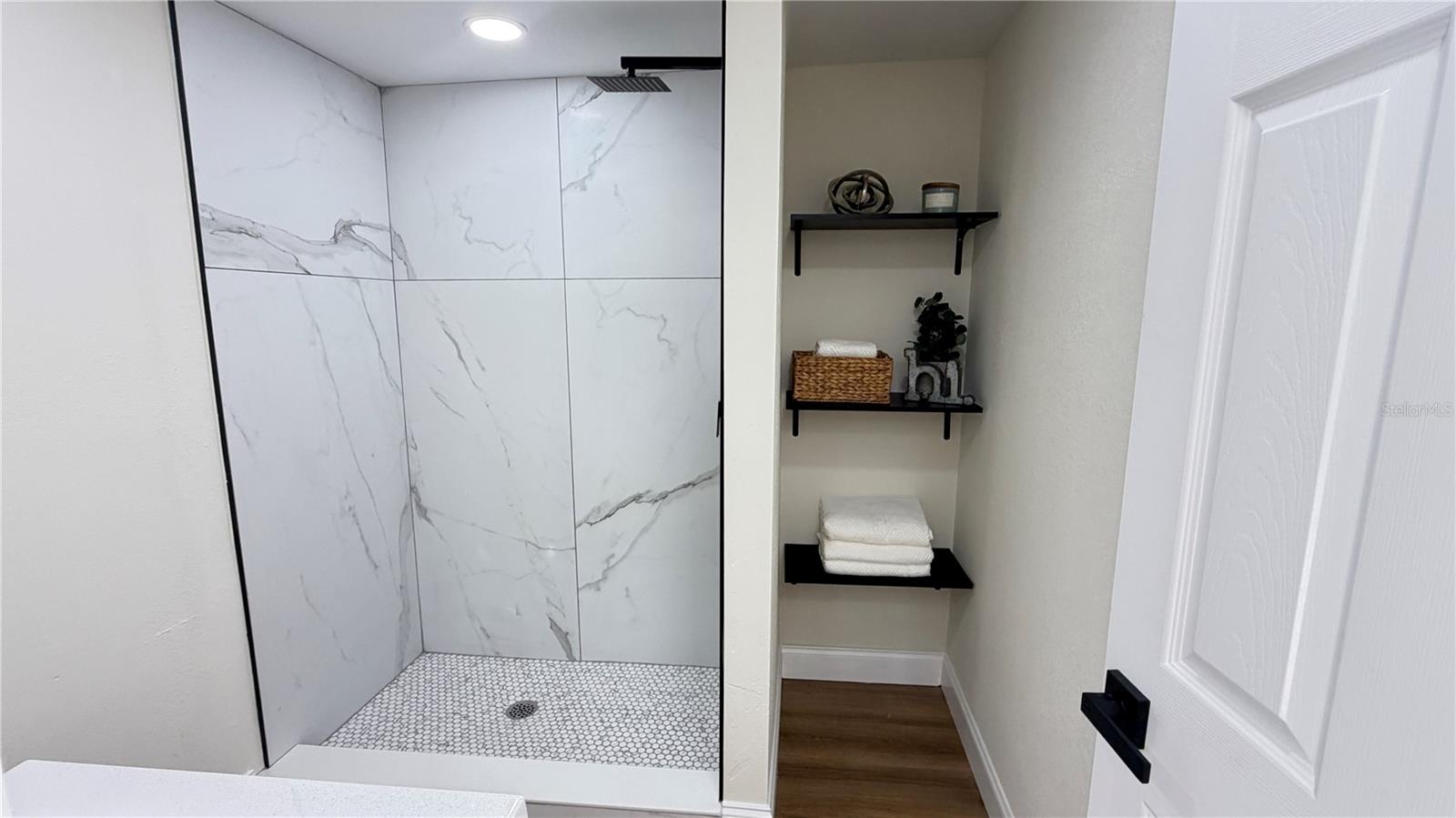 7330 MAYFIELD DR — photo 15