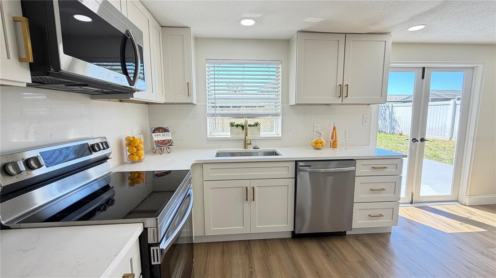 7330 MAYFIELD DR — photo 9