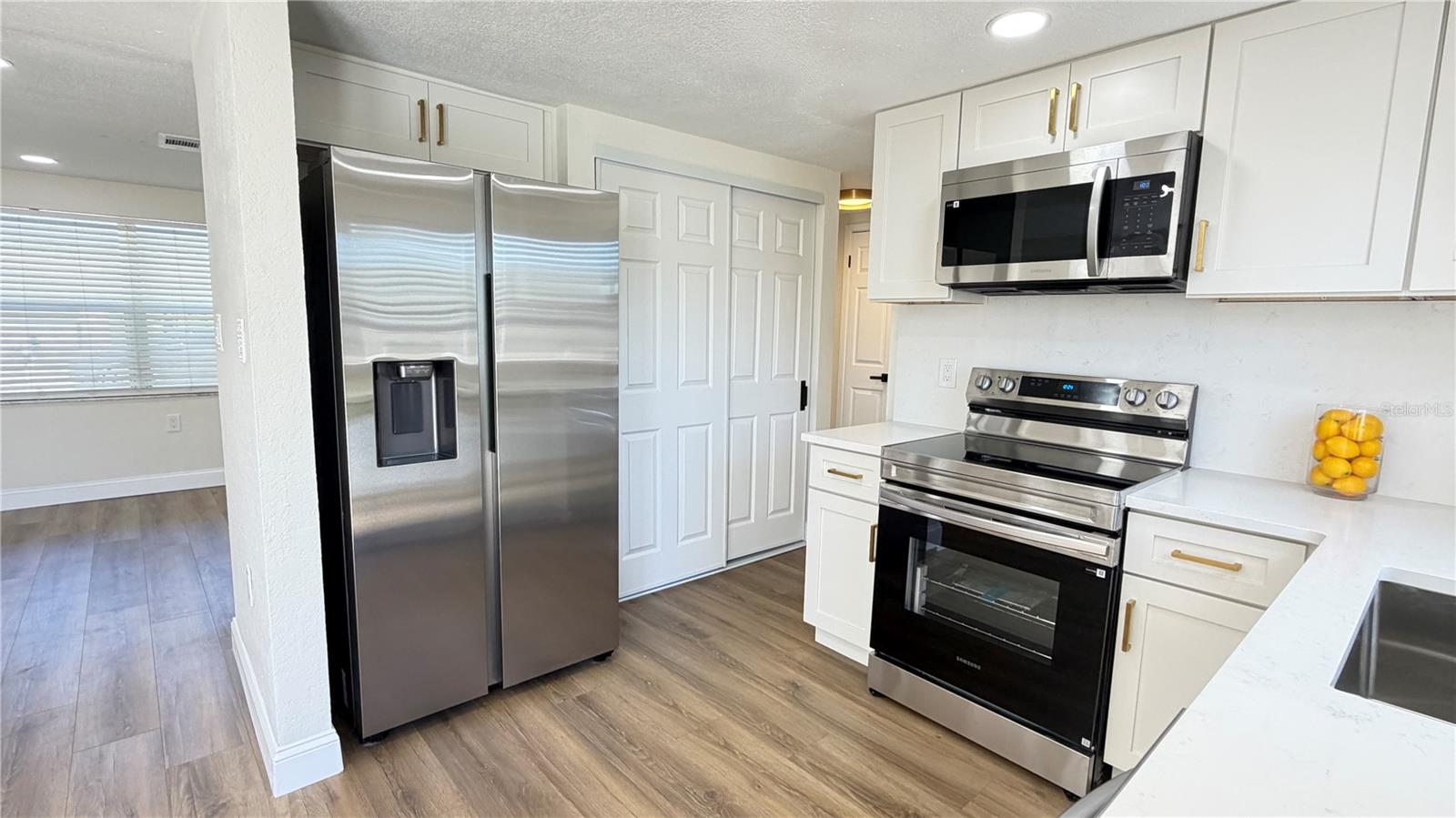 7330 MAYFIELD DR — photo 8