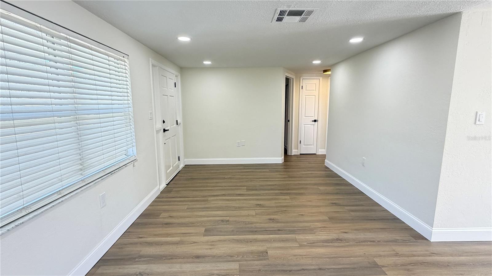 7330 MAYFIELD DR — photo 4