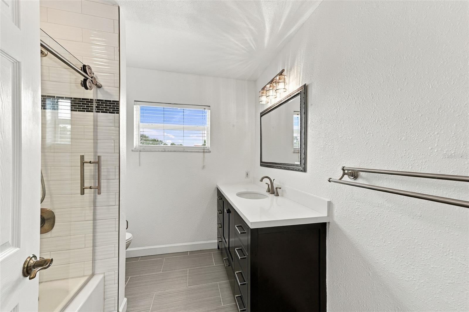 1810 MILFORD CIR — photo 29