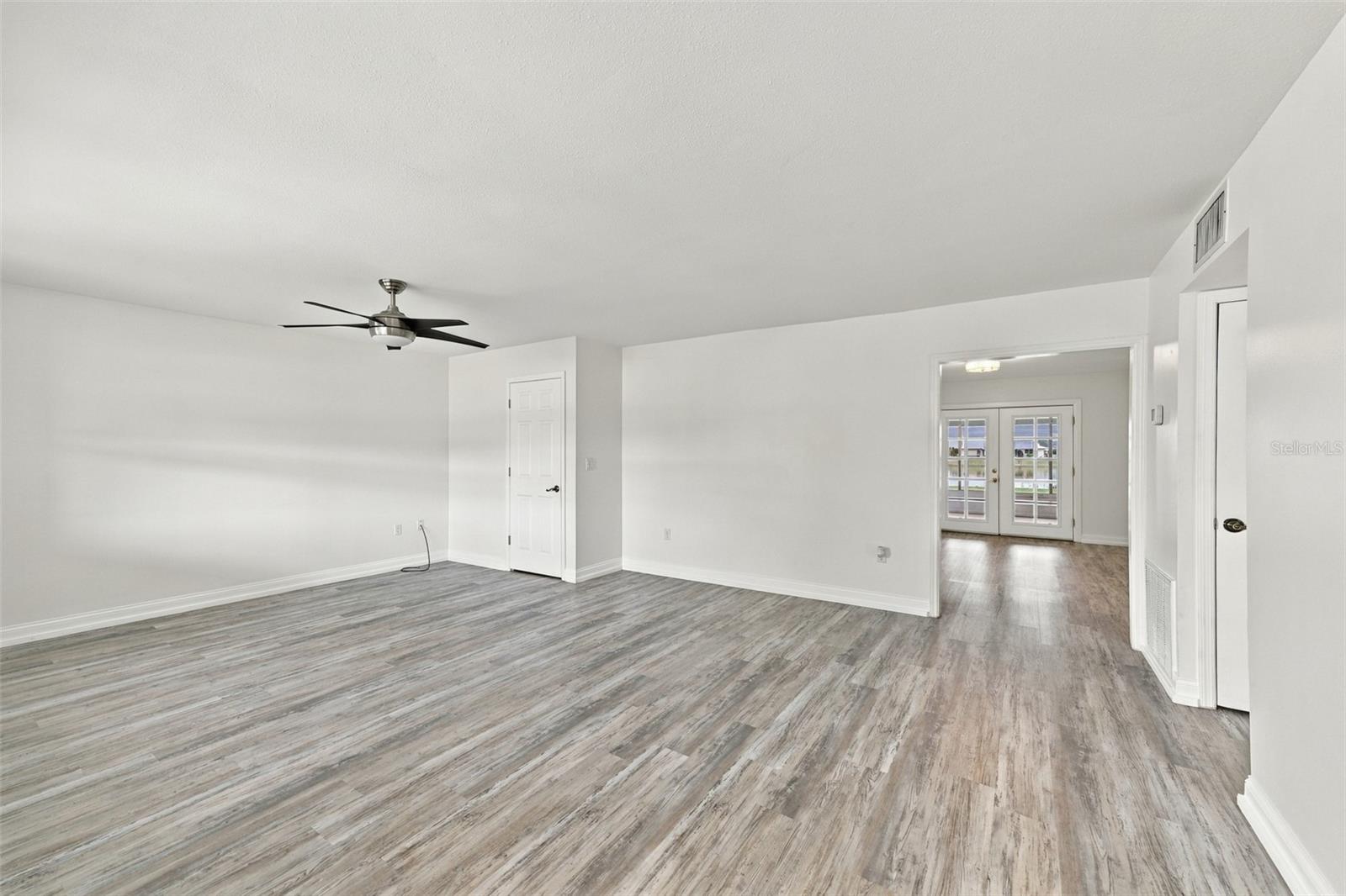 1810 MILFORD CIR — photo 18