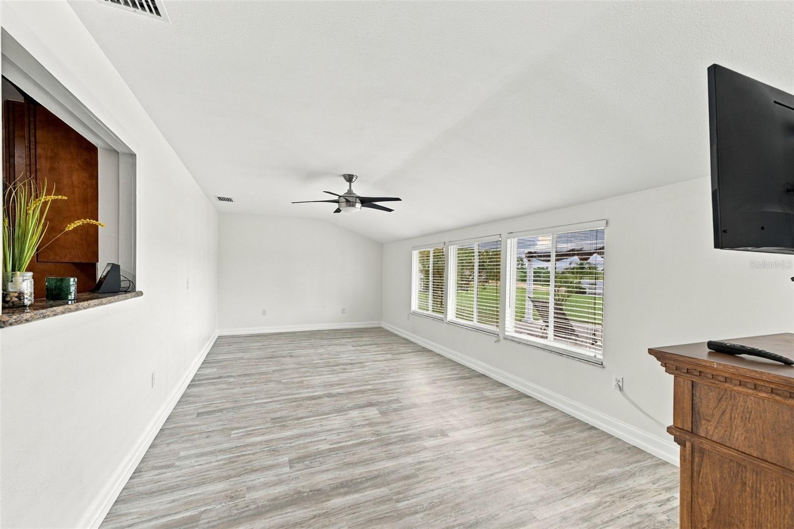 1810 MILFORD CIR — photo 34