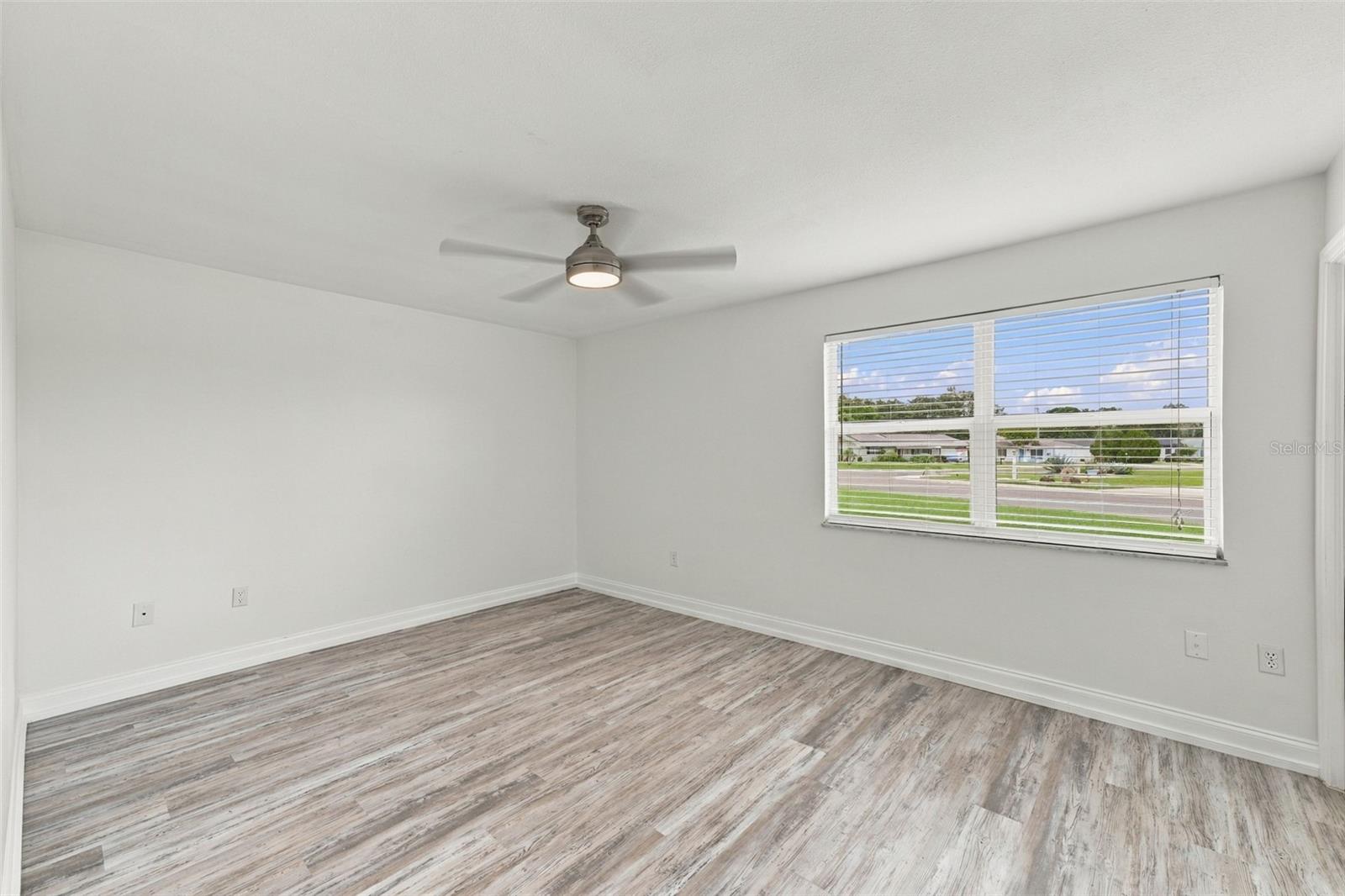 1810 MILFORD CIR — photo 30