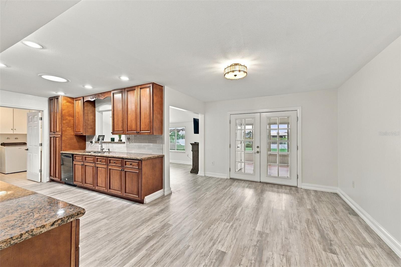1810 MILFORD CIR — photo 11