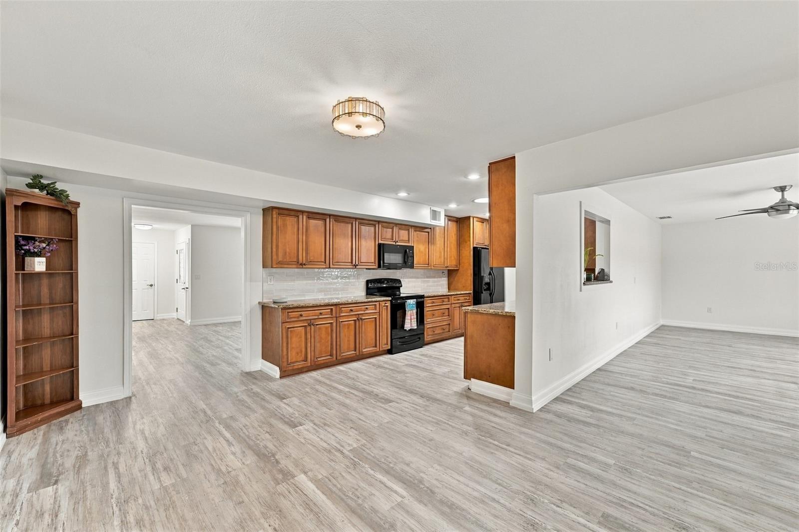 1810 MILFORD CIR — photo 12